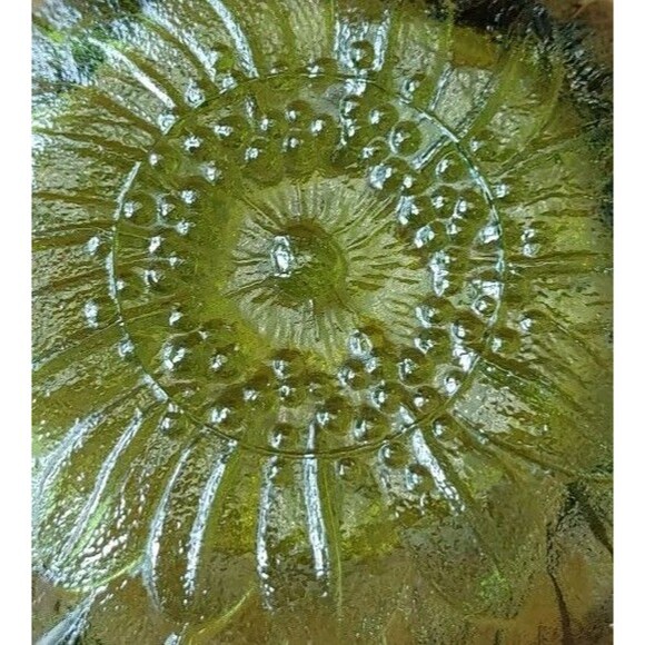 Vintage Indiana Avocado Green Glass Sunflower Shaped Candy Dish Scalloped Edges - Picture 6 of 9